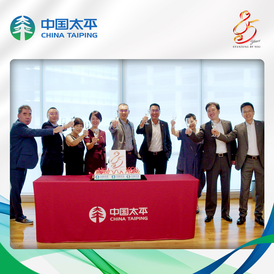 04-birthday-cake-cutting